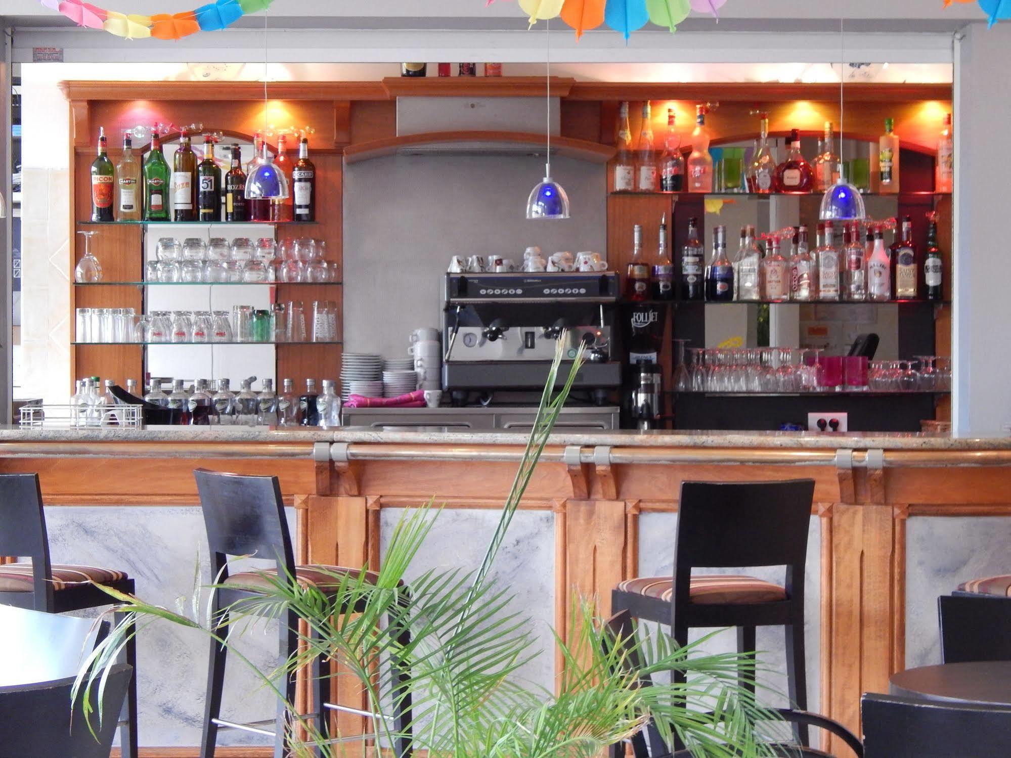 Hotel Club Le Capet Sainte-Maxime Buitenkant foto