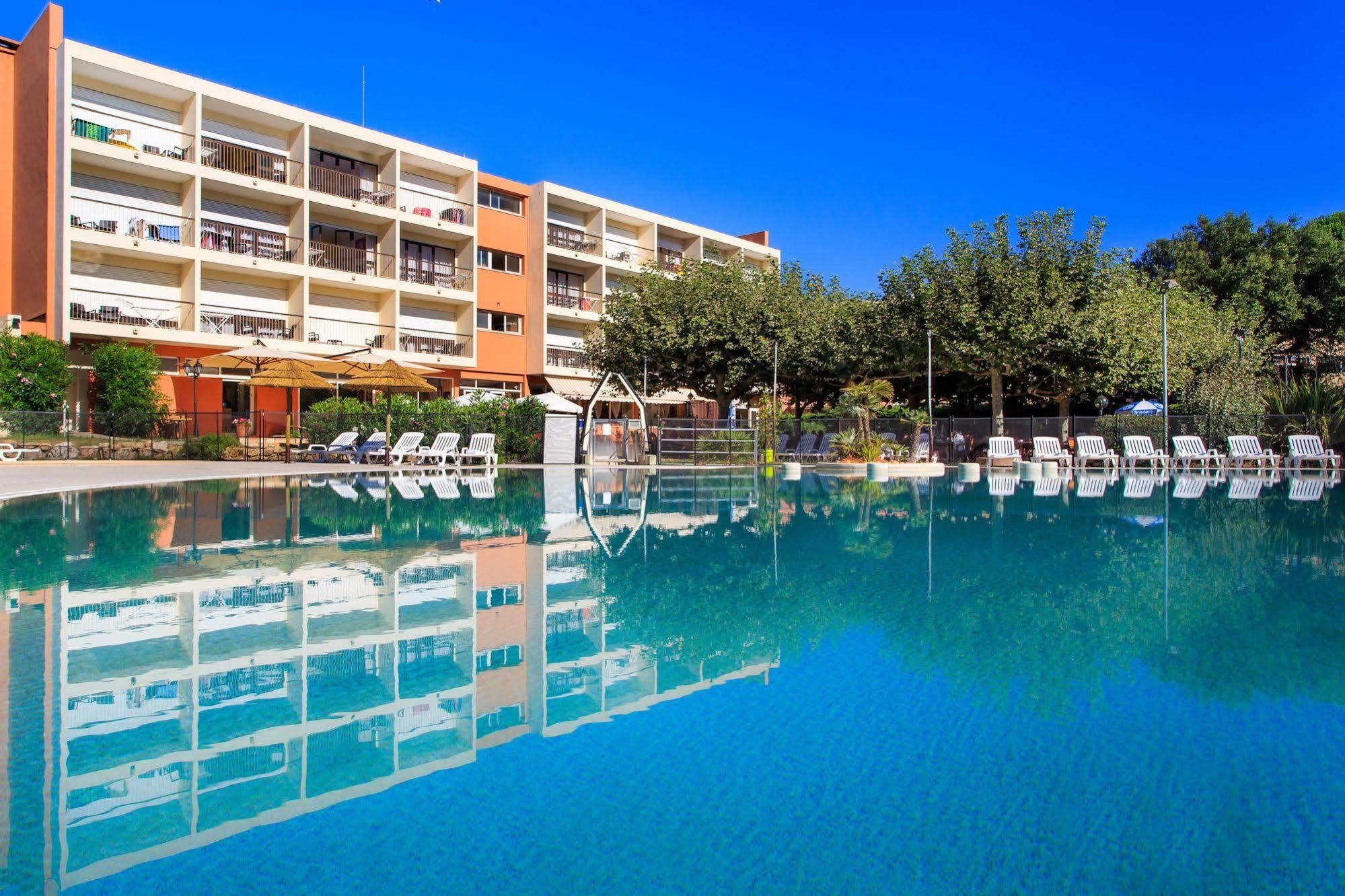Hotel Club Le Capet Sainte-Maxime Buitenkant foto