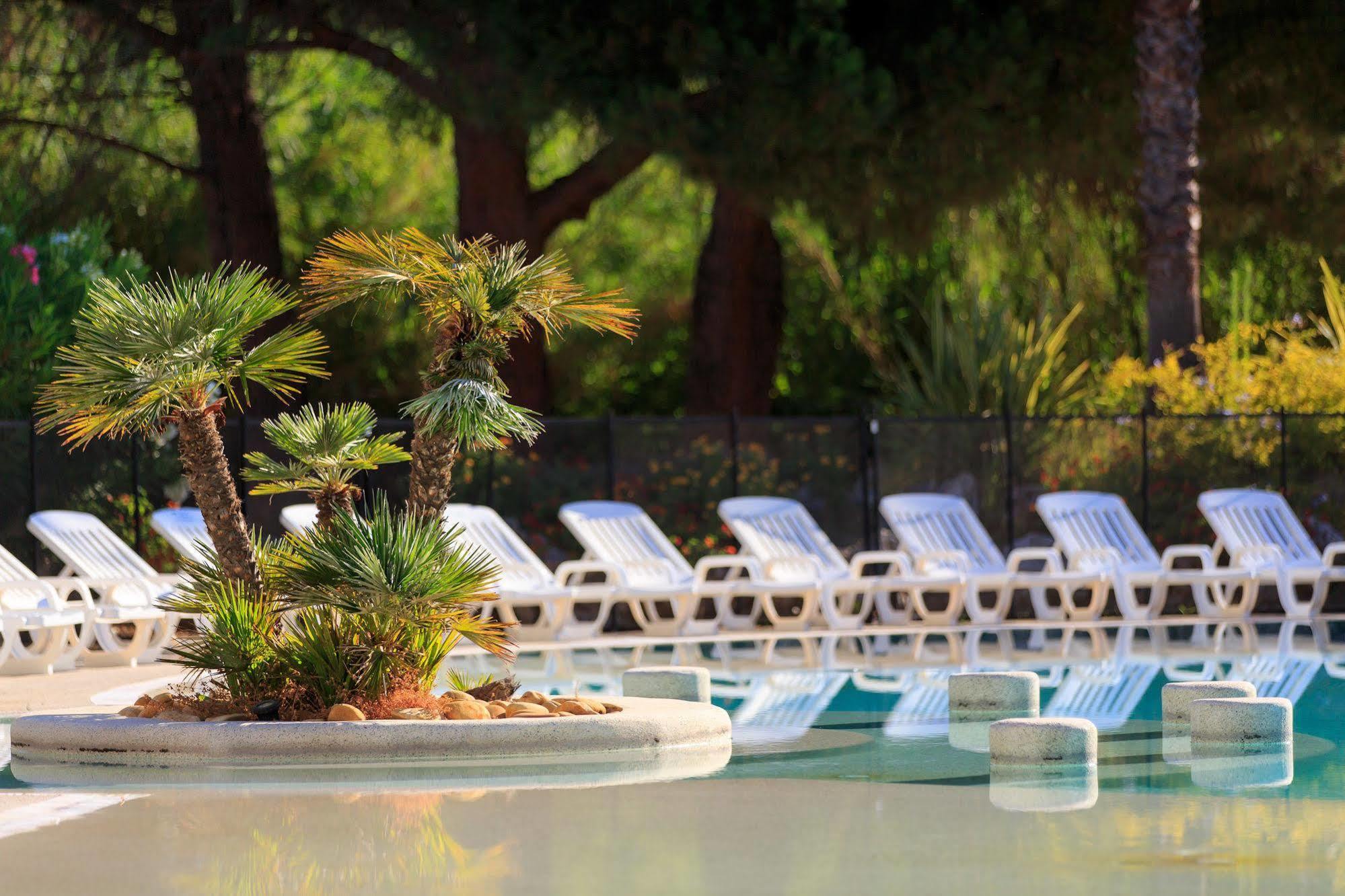 Hotel Club Le Capet Sainte-Maxime Buitenkant foto