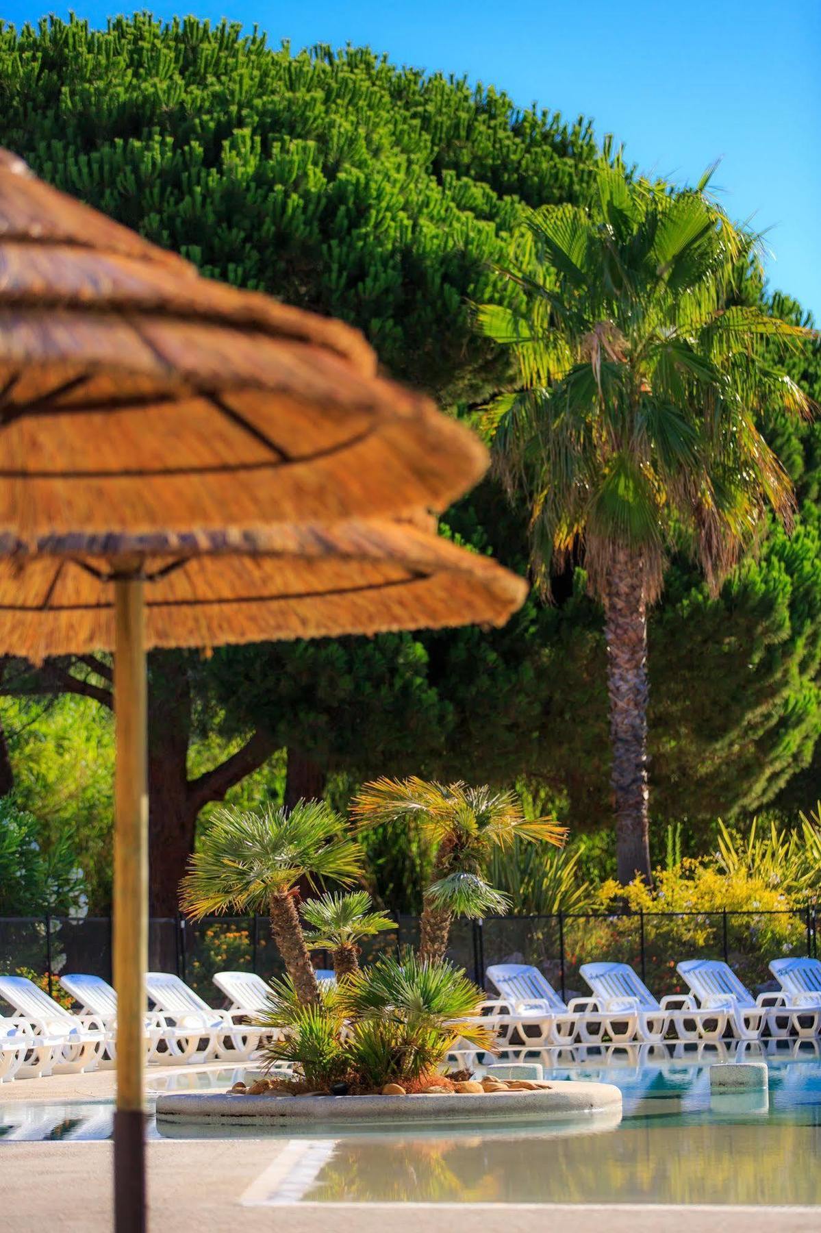 Hotel Club Le Capet Sainte-Maxime Buitenkant foto